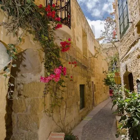 Bed & Breakfast Mon-chery 4*