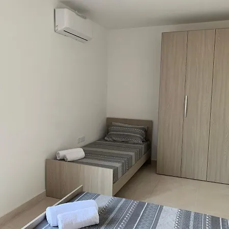 Mon-chery Oda ve Kahvaltı 5*