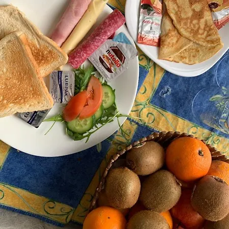 Bed & Breakfast Mon-chery *