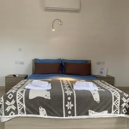 Mon-chery Bed & Breakfast *
