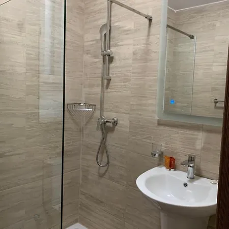 Mon-chery 4* San Ġwann