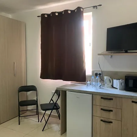 Mon-chery Oda ve Kahvaltı San Ġwann