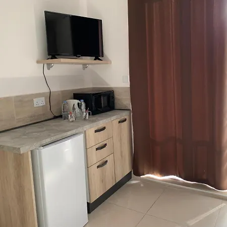 Mon-chery Oda ve Kahvaltı San Ġwann