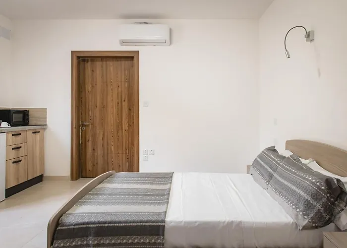 Mon-chery 4* San Ġwann