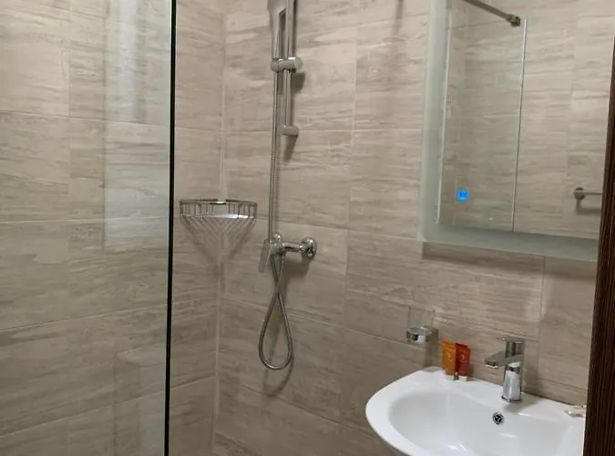 Mon-chery 4* San Ġwann